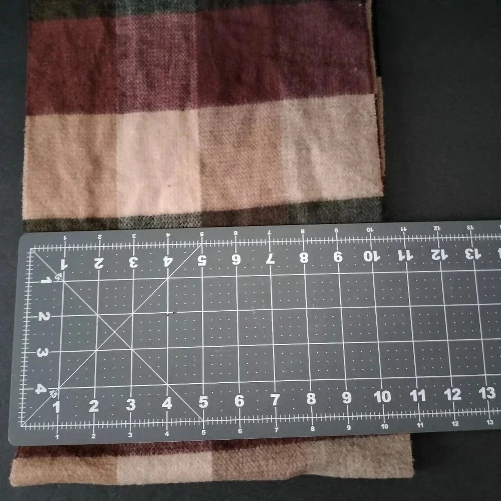 V. Fraas Cashmink Brown Rose plaid blend tassel Multifunctional Rectangle Scarf - Picture 4 of 9